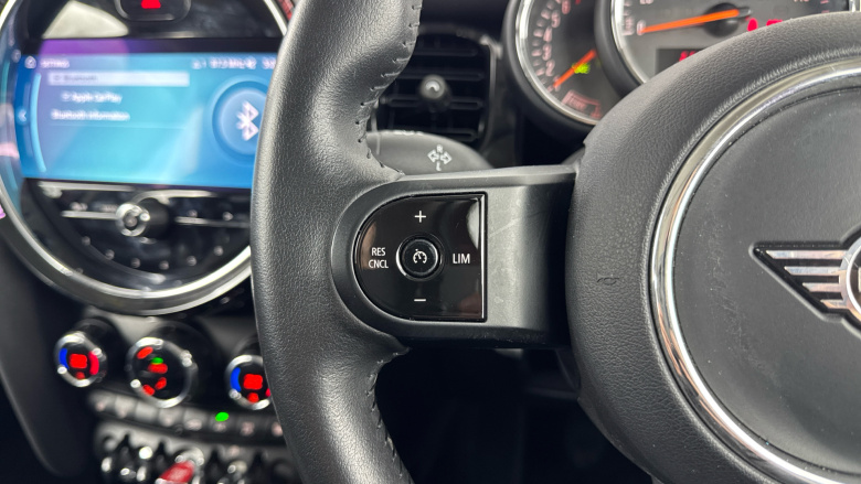 MINI Hatchback 1.5 Cooper Classic 5dr Petrol Hatchback